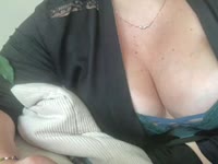 I am a sensual and irresistible woman who likes to dress in sexy lingerie. I