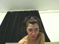 „Sunt genul de necaz pe care ți-l dorești. Nu mușc… decât dacă meriți