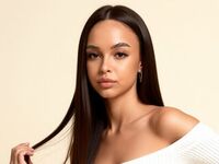 cam girl playing with vibrator KevaDesrocher