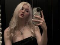 camgirl playing with sextoy LashayBernon