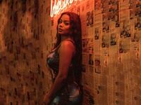 fingering girl cam LorraineJhonsson