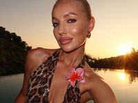 fingering girl cam Maiu