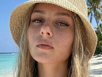 camgirl masturbating with sex toy StefaniBrowyn