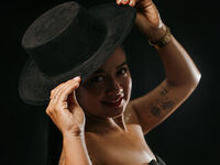 camslut topless HeidyRouss