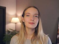 chat with cam RessieKaua