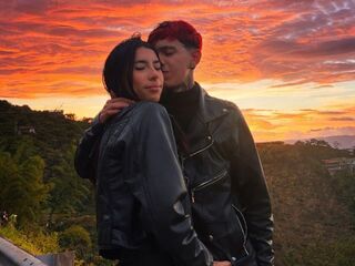 camcouple webcam photo ChloeAndAres