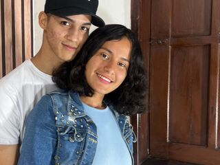 live webcam sex chatroom CnadyAndOliver