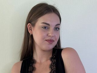camwhore masturbating with dildo AmelicaGallivan