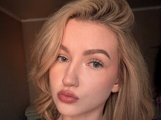 kinky webcam model AmyConnelly