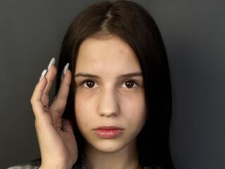 camwhore spreading pussy AnnetPintonin