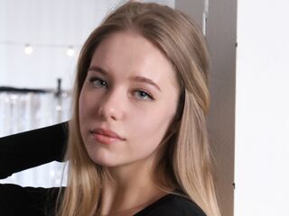 naked camgirl picture AnnetteMajid