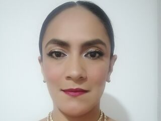 naked cam girl masturbating with vibrator AntonellAdiosa