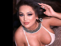 topless camgirl AssyaLorra