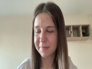 girl showing tits AvisLomboy