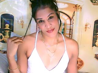 cam show AzzyGreene
