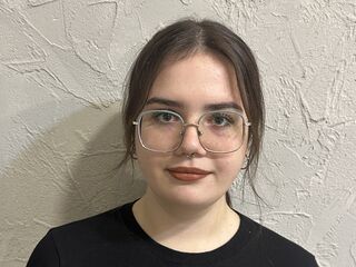 camslut showing tits BettyWatkins