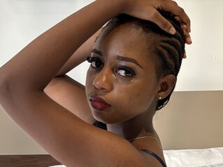 cam girl showing pussy BrianaHadid