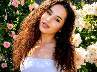 live webcam performer CharisFernette