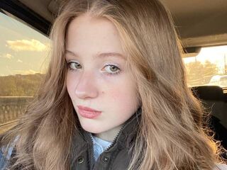 camgirl video chat DaniellaSunshine