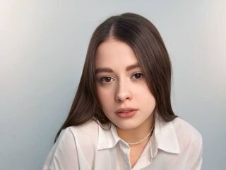 chat with cam DanielleGrovier