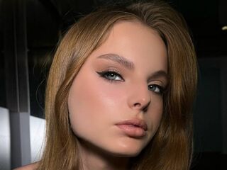naked girl with cam masturbating DoraWilliams