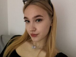 camwhore shaved pussy ElwineByfield