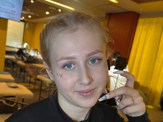 naked cam girl masturbating EmelinaKrider