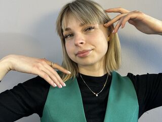 free live show EmelineBurrough