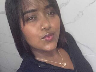 topless cam girl EvaMalia