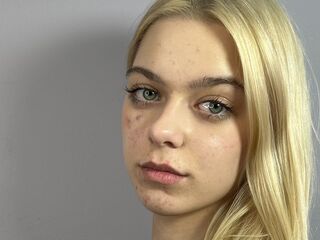 naughty camgirl fingering pussy GerryThoburn