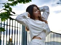 fingering cam girl GraceHeitger