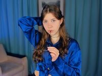 cam girl masturbating with vibrator GwendolynDolby