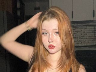 naked camgirl fingering pussy HildeTobia