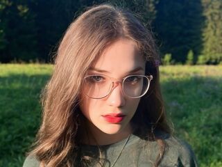 camgirl masturbating with dildo JaniseZeiger