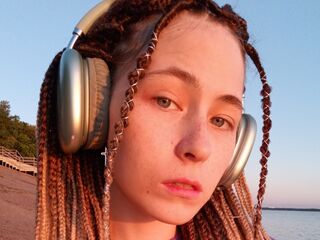 naked cam girl JodeeChum