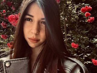 camgirl fingering shaved pussy JolynHouts