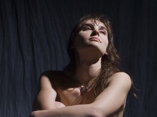 camgirl showing pussy JuliaGuli