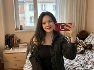 naked webcamgirl photo KeliCollymore