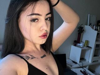 live webcam performer KitaTomson