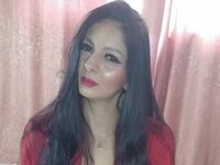 cam girl fingering KrissDesire