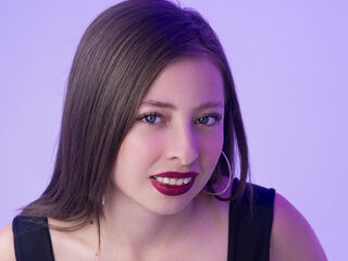 closeup cam LennaPhillips