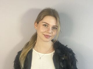 webcam babe chatroom LiaMotzer