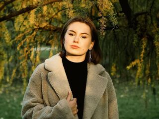 topless webcamgirl LinnDegnan