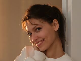 free jasmin livecam LivelyLaurie