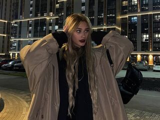 naked girl with webcam masturbating with vibrator LizaKitchin