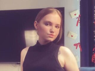 topless girl LoraKen