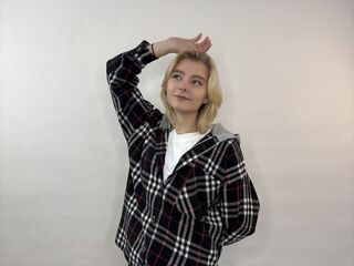 adult liveshow LorieYancy