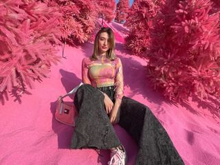 camgirl porn web cam LouveniaPranger