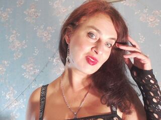 camwhore masturbating with dildo LucianaLuxe