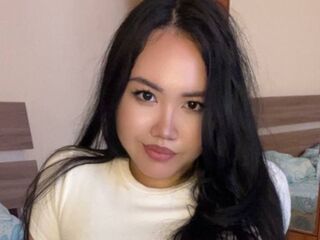 topless camgirl MelanaShake